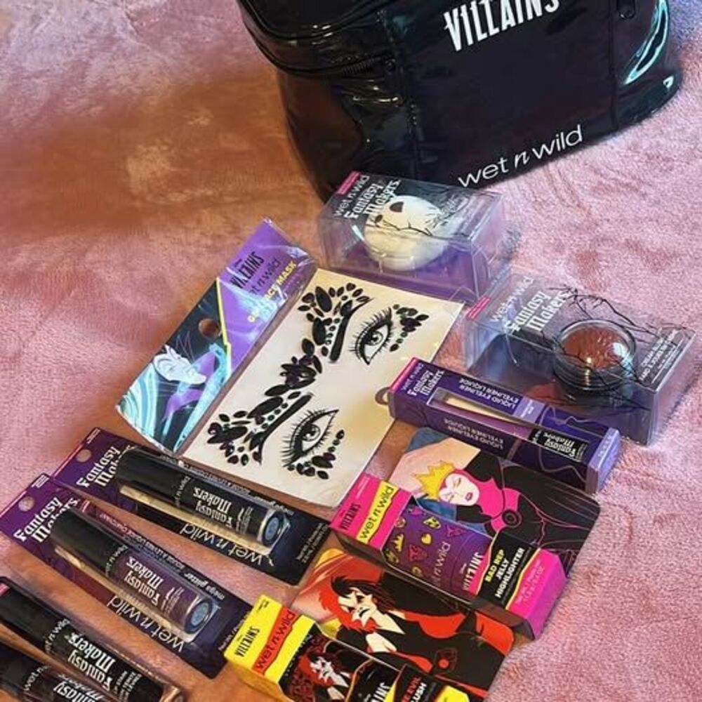 Wet n Wild Disney Villains Fantasy Makers Limited Edition Makeup Bundle